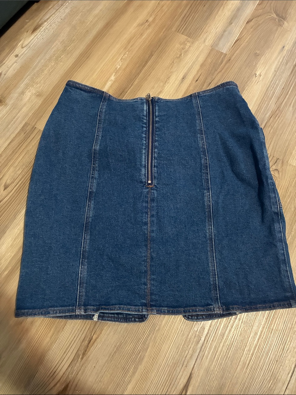 Commense Buckle Detail Asymmetrical Denim Mini Skirt Women’s L NWT - Picture 9 of 12